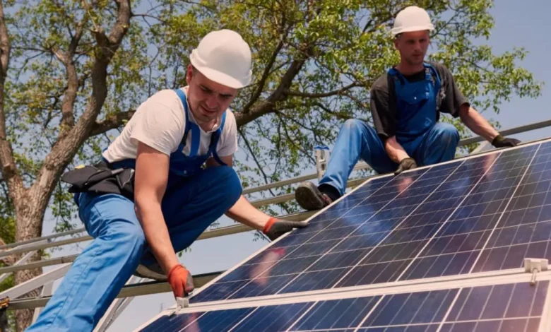 Se duplican contratos de paneles solares