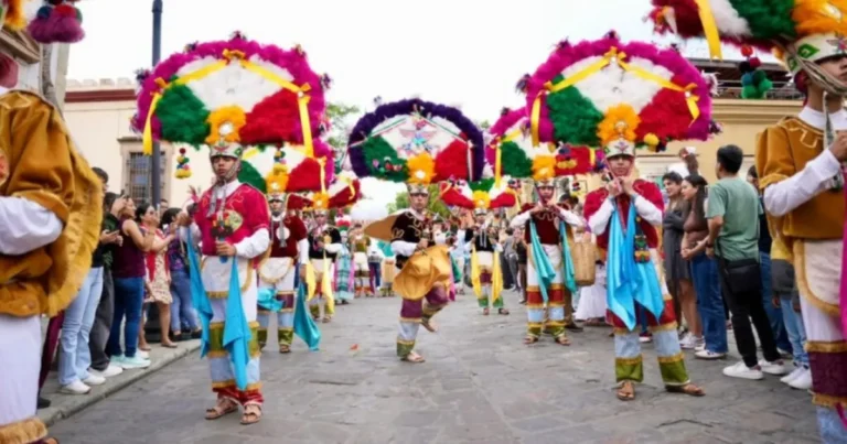 convites en oaxaca la tradición que llena de música y color la guelaguetza