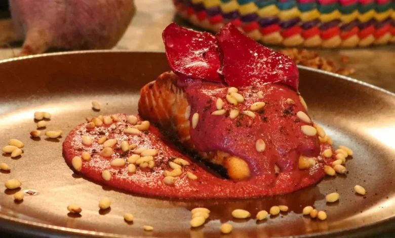 Mole rosa, un platillo mexicano que deslumbra por su color y sabor (Foto de El Anafre Rojo)