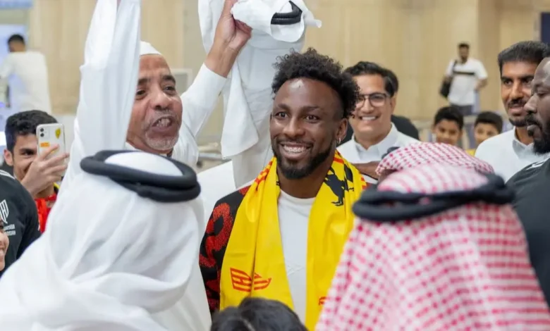 julián quiñones regresa como héroe a arabia saudita tras brillar con méxico en el mundial 2026