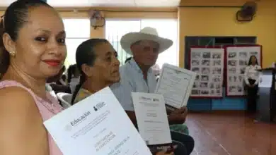 46 tabasqueños conquistan la alfabetización, primaria y secundaria