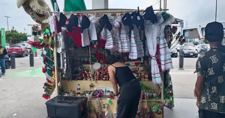 Arranca la venta individual de adornos patrios