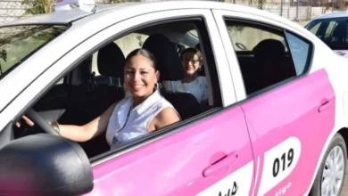 Decaen taxis rosas por falta de conductoras