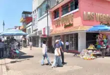Día parcialmente nublado con intenso calor