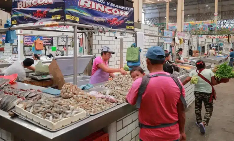 Comercio de colonias asfixia al mercado Pino Suárez (Foto de cortesía)