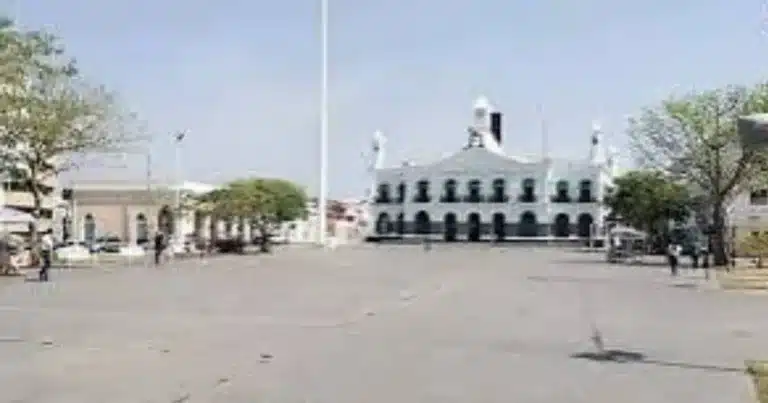 Gobierno de Tabasco asume de manera definitiva el control de Plaza de Armas y Plaza Bicentenario