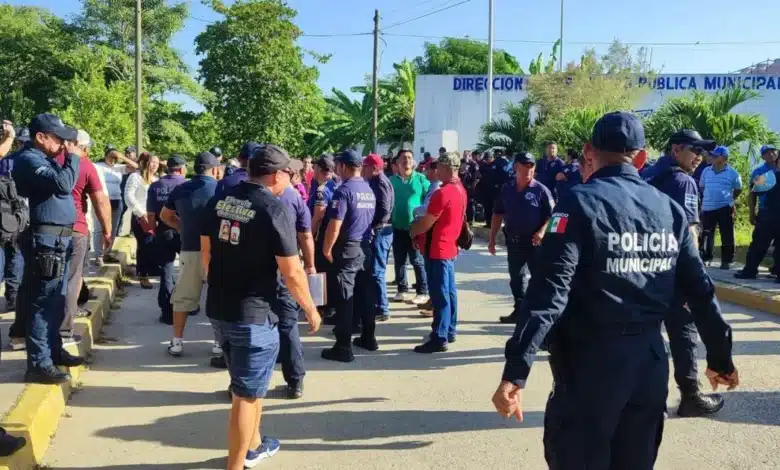 policías se declaran en paro y exigen destitución de director