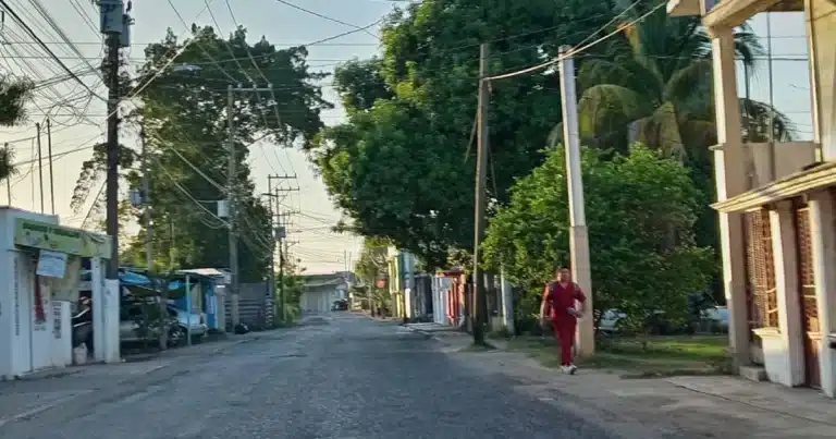 Reconstruirán calle principal de ranchería “La Lima”