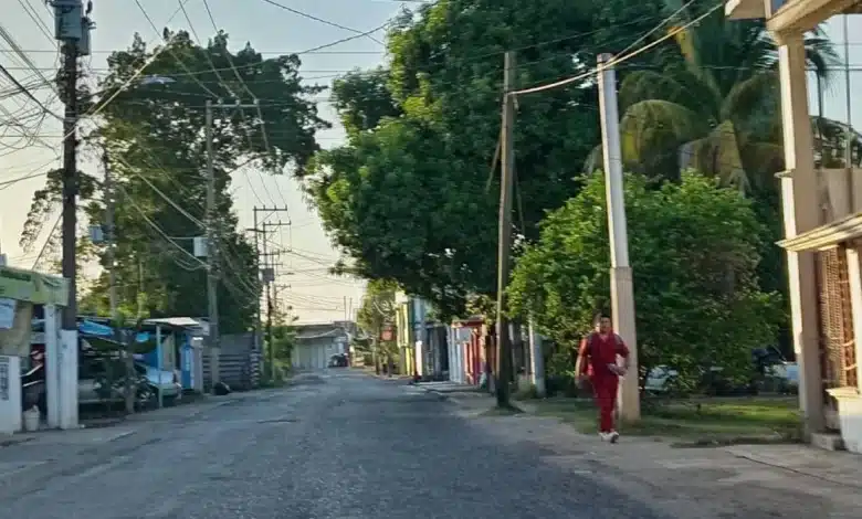 Reconstruirán calle principal de ranchería “La Lima”