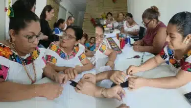 tiras bordadas tradición y autoempleo para la comunidad