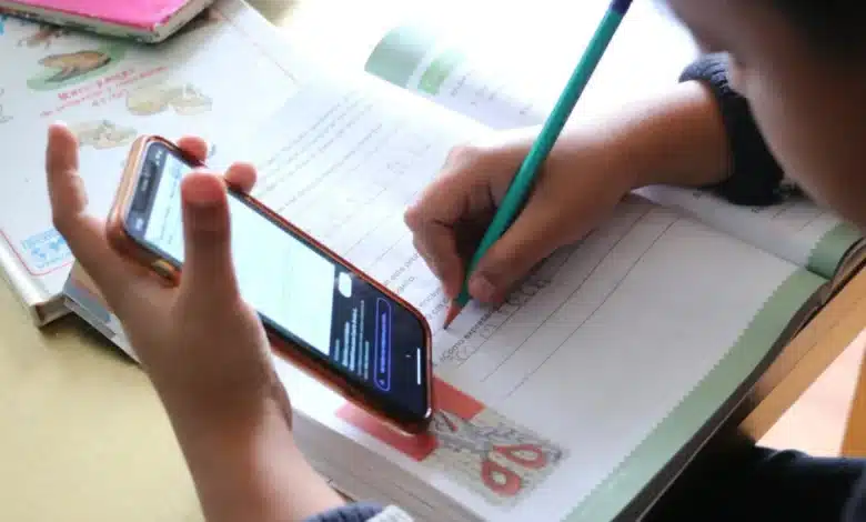 uso de celulares en aulas genera debate