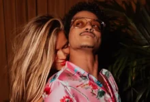 karol g y bruno mars desatan rumores de romance tras compartir fotos juntos