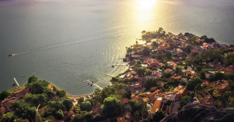 la peña de valle de bravo el mirador natural con las mejores vistas del pueblo mágico