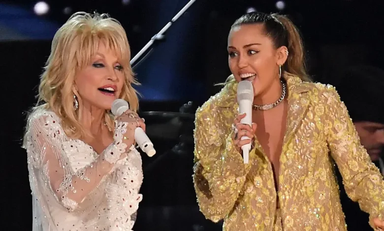 miley cyrus despide a dolly parton, su madrina