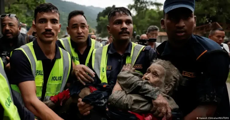 nepal eleva a 1,924 los desaparecidos tras devastadora inundación