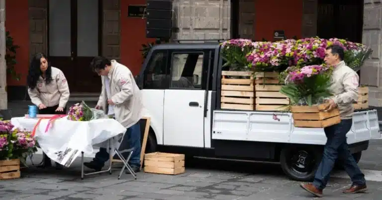 olinia presenta vehículos eléctricos para comerciantes y pequeños negocios
