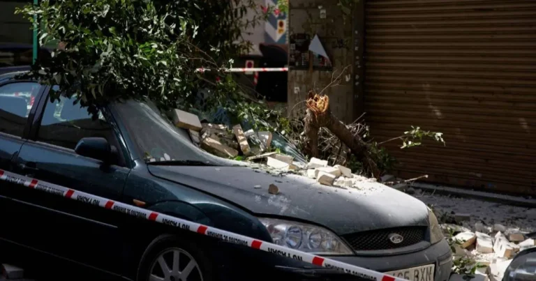 sismo de magnitud 4.8 sacude granada, españa deja tres heridos y evacúan la alhambra