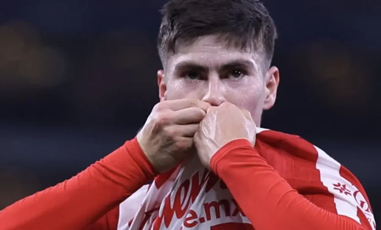 ¡hormiga gonzález da el salto a europa! chivas cierra su venta al olympiacos por 12 mdd