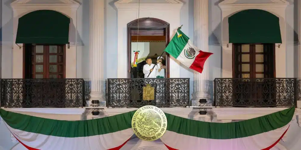 Da Javier May el tradicional Grito de Independencia en medio de la unidad y alegría de las familias tabasqueñas