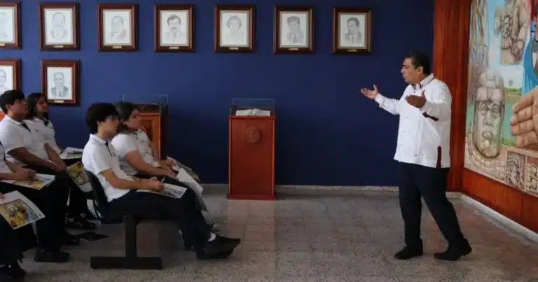 Futuros abogados se adentran en las entrañas de la justicia local (Foto de cortesía)