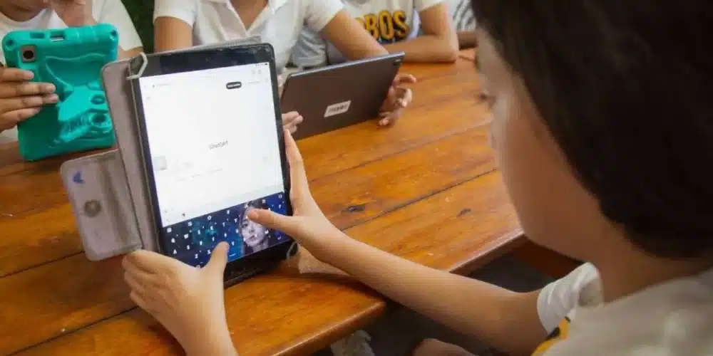 evalúan frenar abuso de celulares e ia en aulas