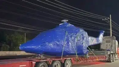 helicóptero en tráiler sorprende a automovilistas en la carretera villahermosa frontera
