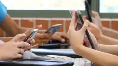 prohibición total de celulares en escuelas básicas iniciará el 3 de noviembre