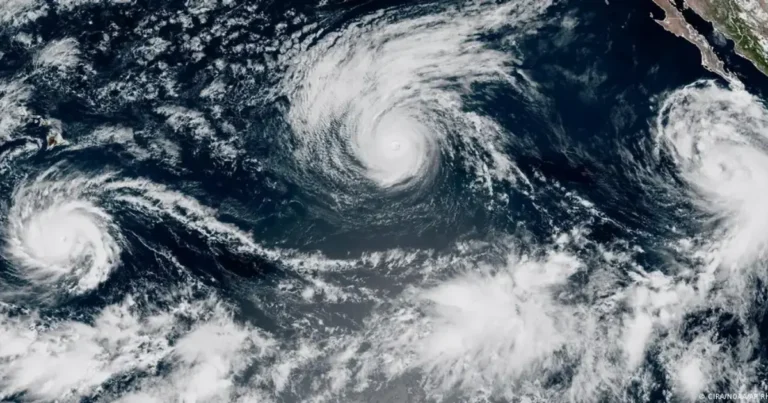 el niño alinea tres huracanes en el pacífico