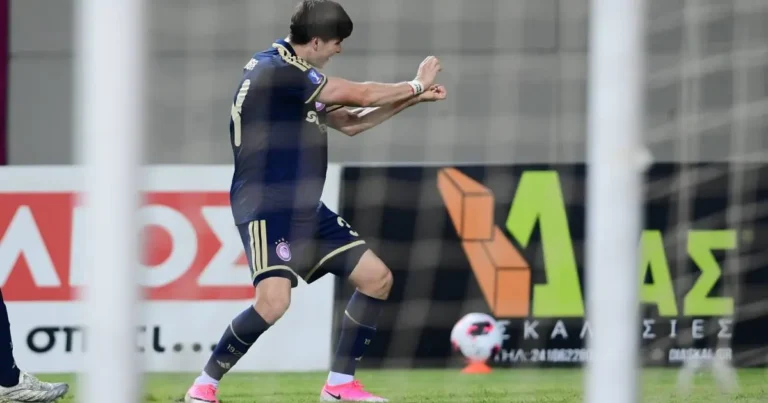 “Hormiga” González anota gol en Copa de Grecia en goleada del Olympiacos