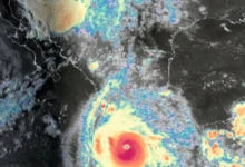 huracán polo vuelve a categoría 5 y provoca fuertes lluvias en guerrero y michoacán