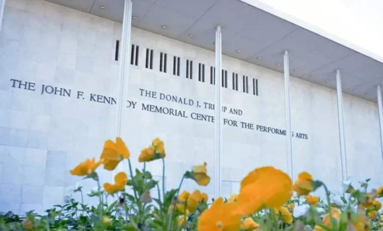 la dirección del centro kennedy, designada por trump, aprueba cerrarlo por reformas