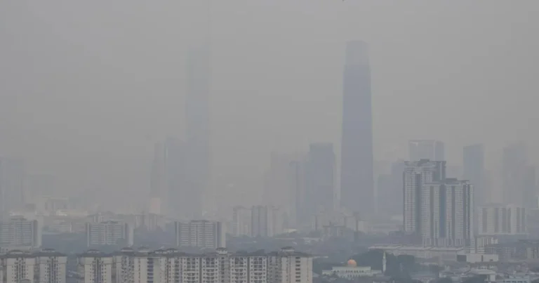 Nube tóxica cubre Malasia y provoca estado de emergencia