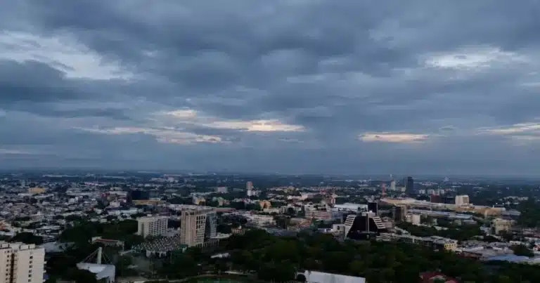 Cielo nublado y ambiente cálido predominarán en Tabasco este sábado