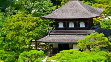 El legado brillante y austero de los pabellones de oro y plata en Japón