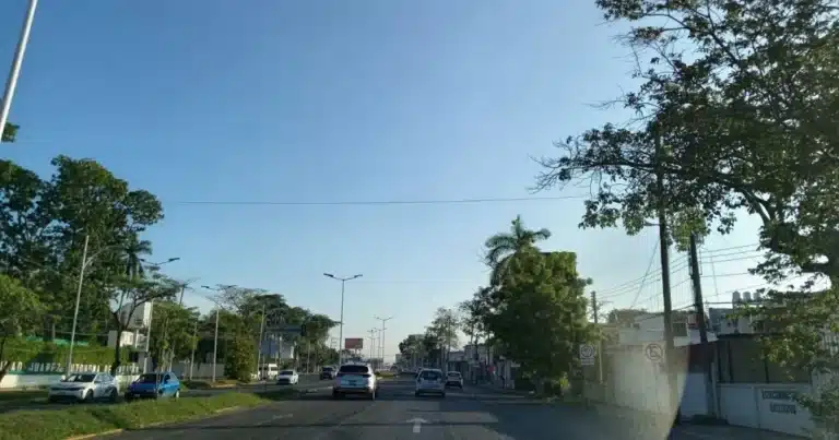 de día calor y de noche posibilidad de lluvias este dia