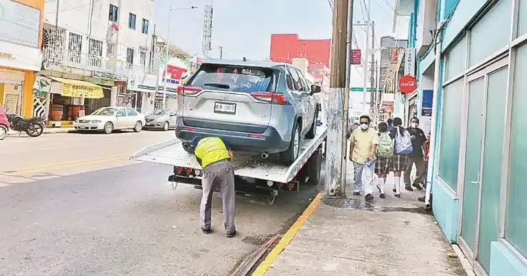 Cero tolerancia a autos estacionados en Tabasco (Foto de internet)