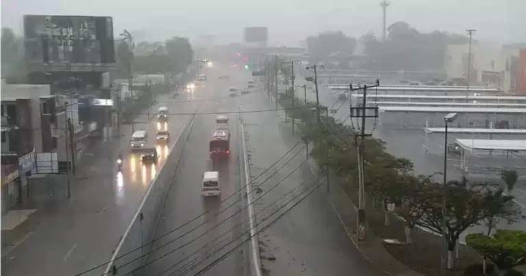 El agua vienen fuerte a Tabasco (Foto de cortesía)