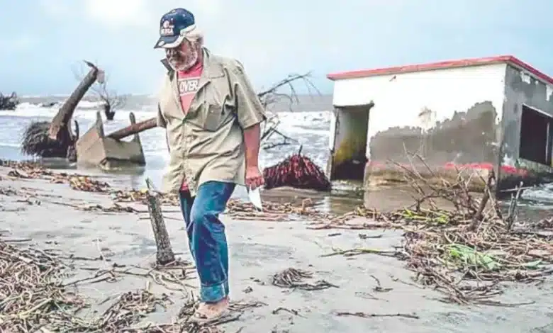 La Marina va al rescate de las costas de Paraíso