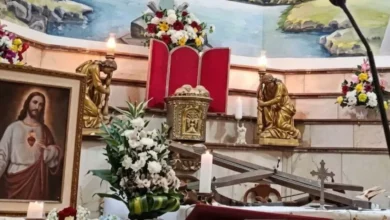 sacerdote muere en ecuador tras caerle una enorme cruz durante una misa