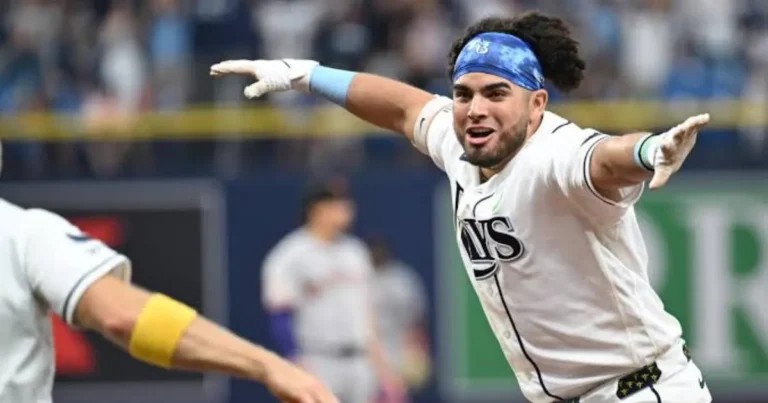 Serie Mundial Jonathan Aranda el mexicano 19 buscan el trofeo de Grandes Ligas